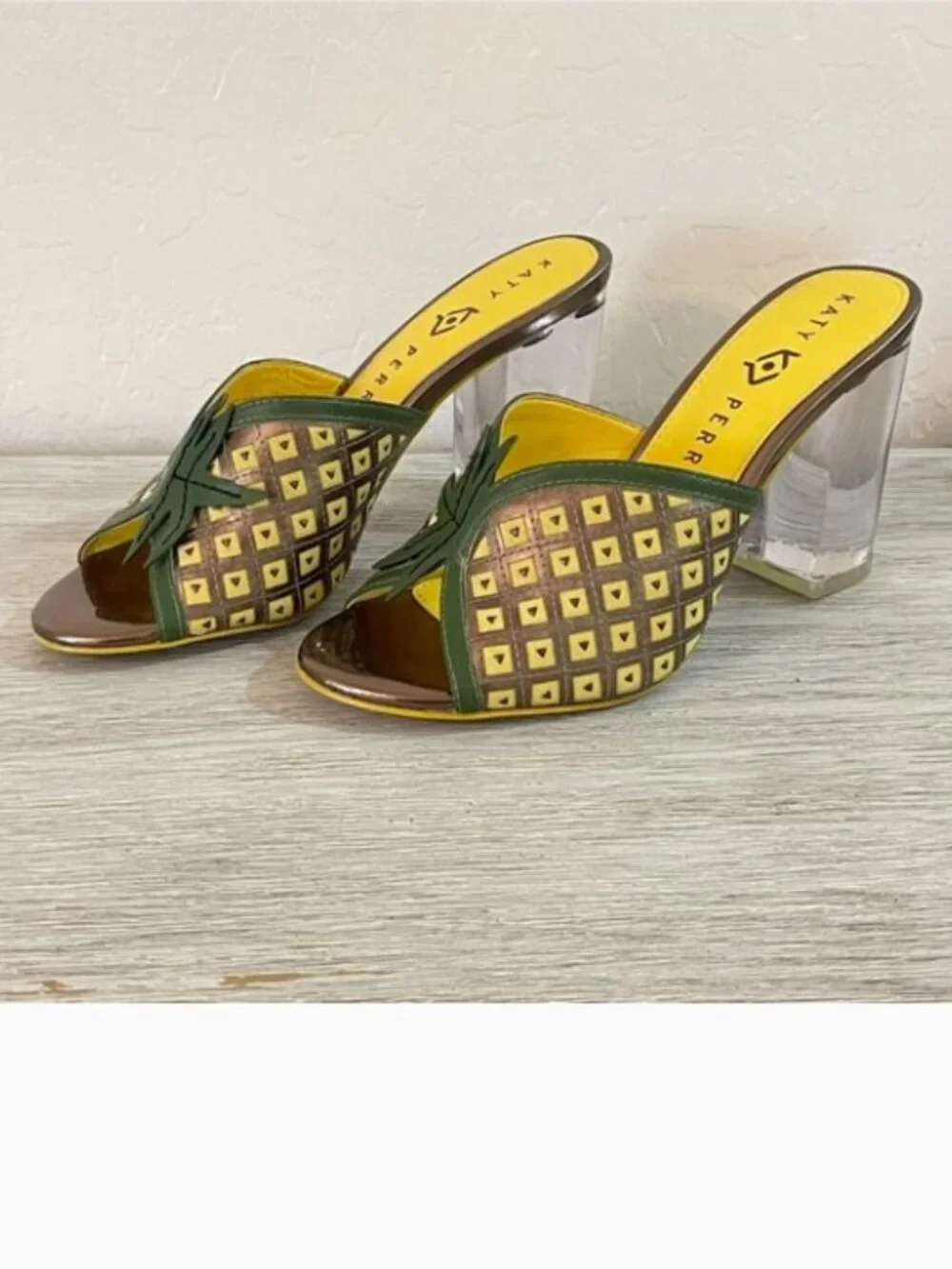 Katy Perry Sandals Heels 6 The Coolada Pineapple Clear Heels Slides Tropical - Picture 1 of 11